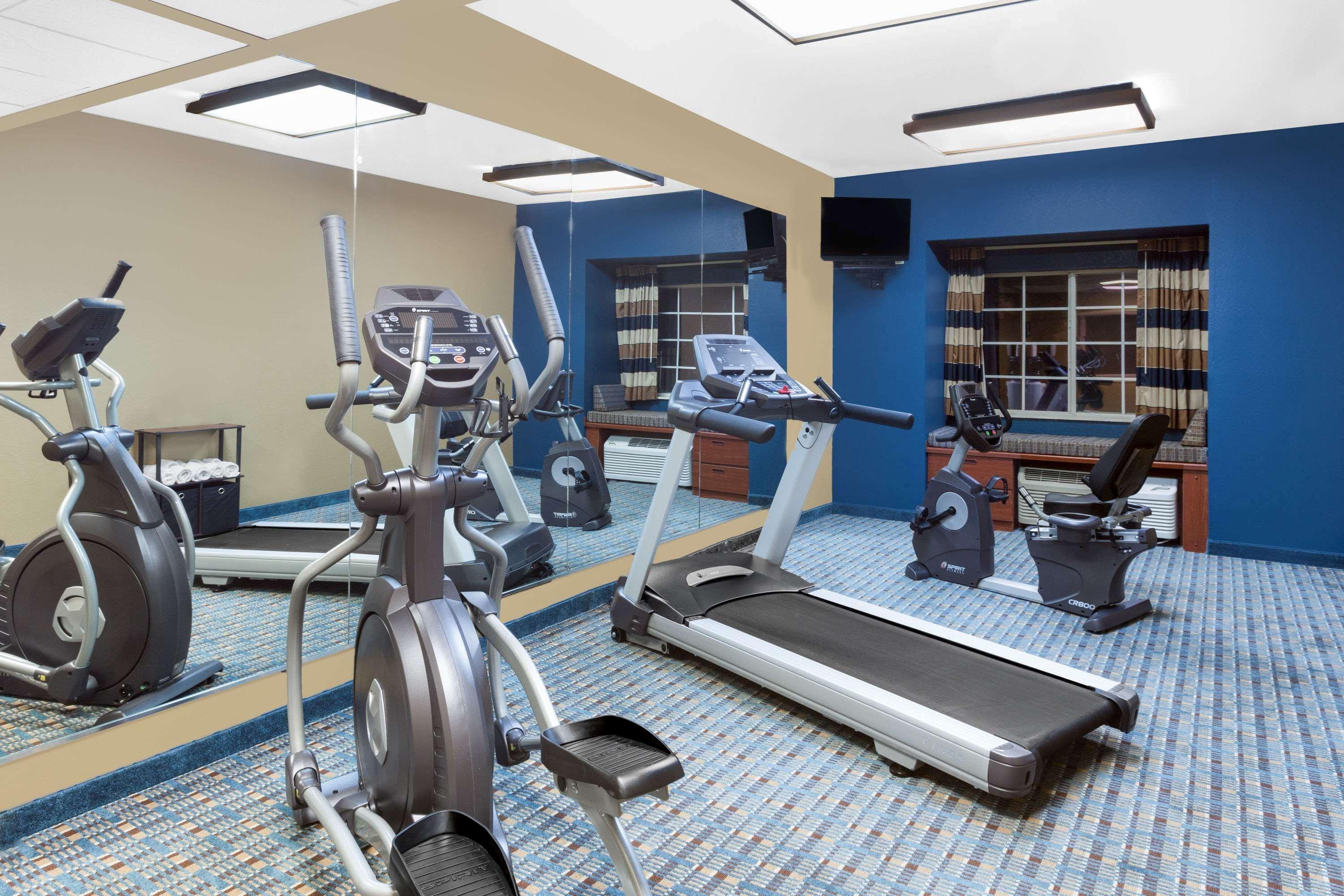 Microtel Inn & Suites By Wyndham Starkville Buitenkant foto