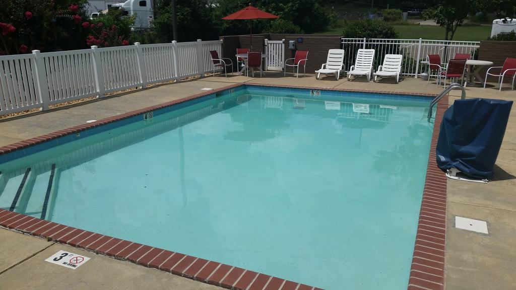 Microtel Inn & Suites By Wyndham Starkville Buitenkant foto